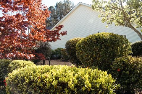 A home in Dacula