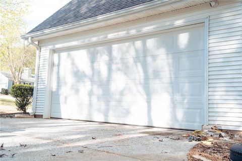 A home in Dacula