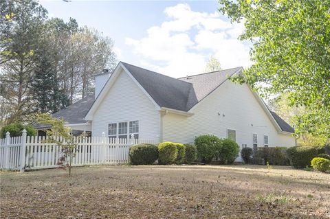 A home in Dacula