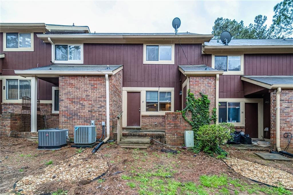 COUNTRY PLACE - Residential Lease