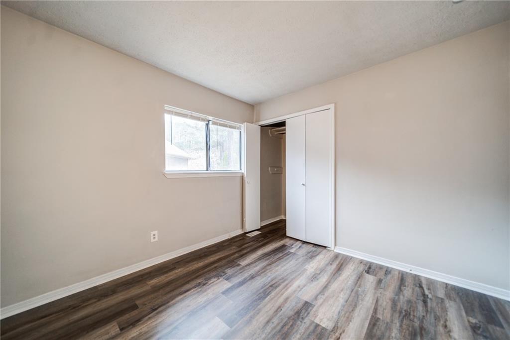 COUNTRY PLACE - Residential Lease