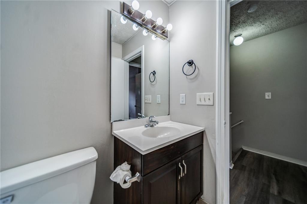 COUNTRY PLACE - Residential Lease