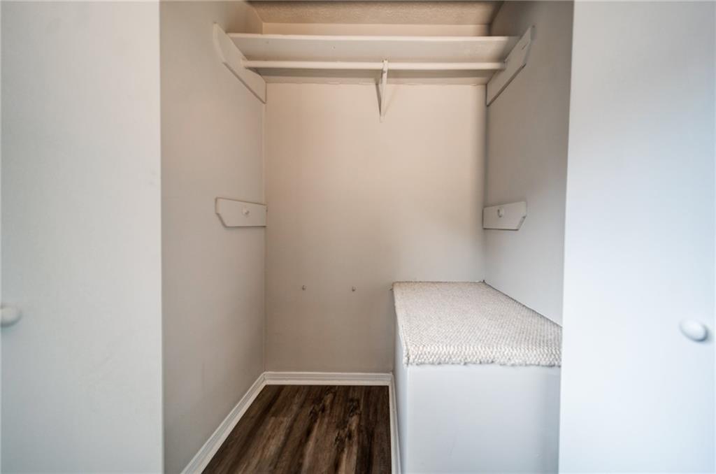 COUNTRY PLACE - Residential Lease