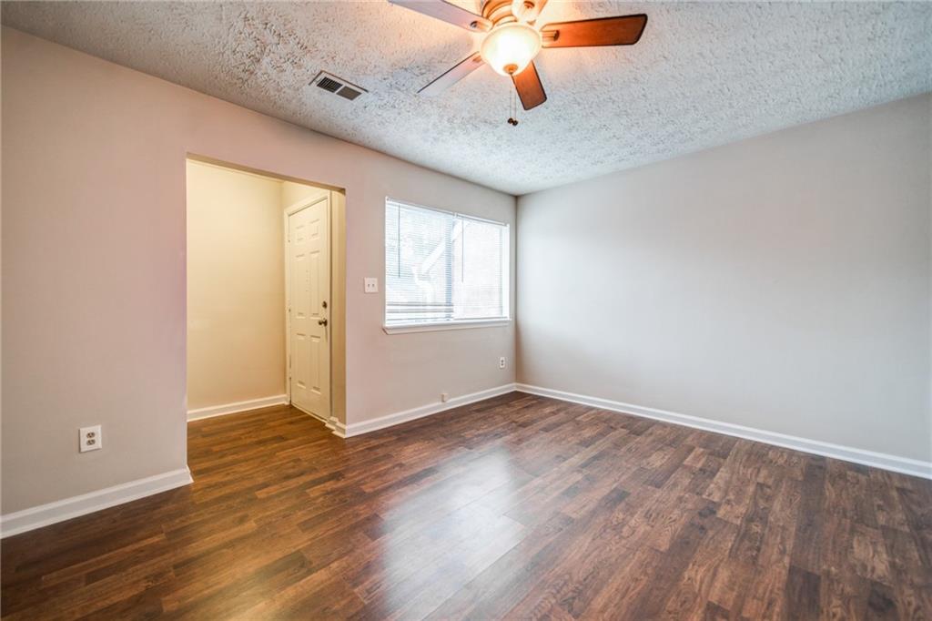 COUNTRY PLACE - Residential Lease