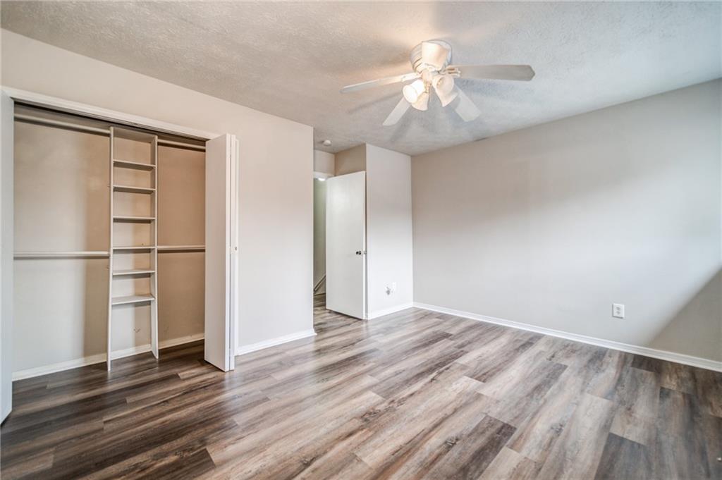 COUNTRY PLACE - Residential Lease