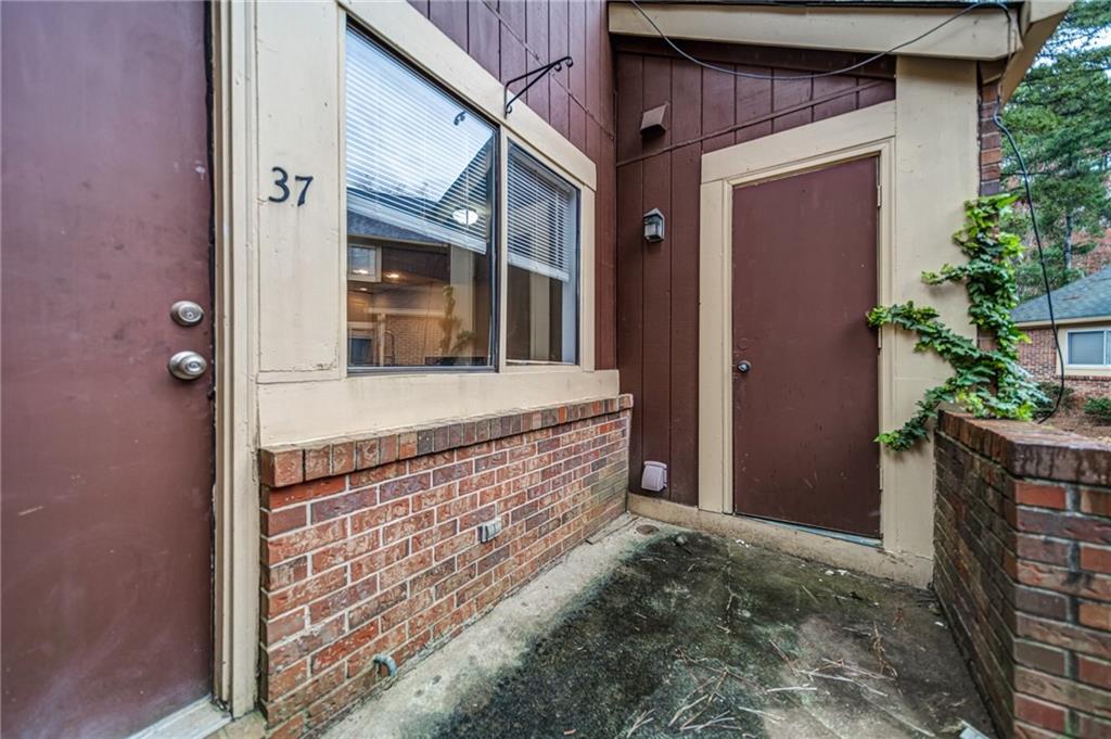 COUNTRY PLACE - Residential Lease