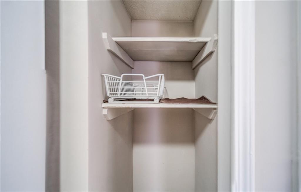 COUNTRY PLACE - Residential Lease