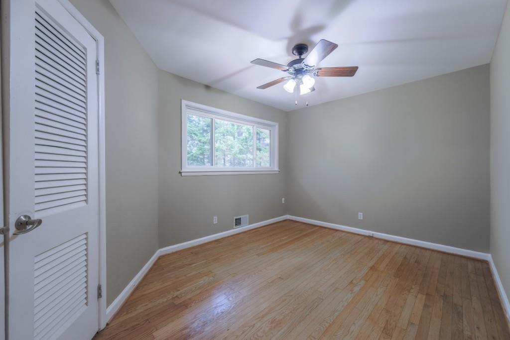 2279 Parkview Circle, College Park, Georgia image 25