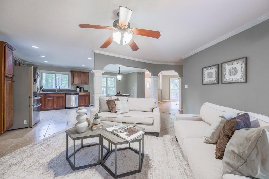 2279 Parkview Circle, College Park, Georgia image 15