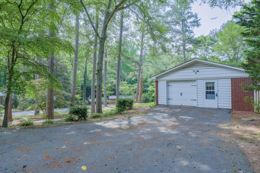 2279 Parkview Circle, College Park, Georgia image 32