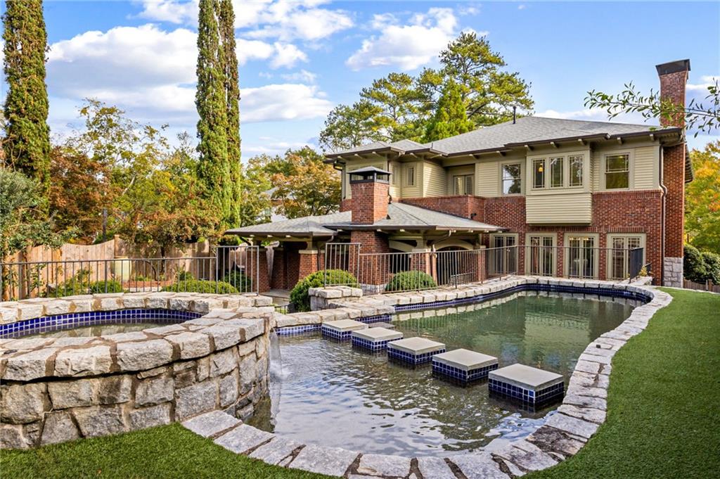 4 Polo Drive NE