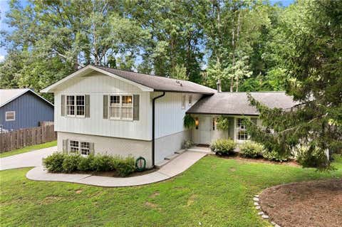 Homes For Sale - 670 Robinhood Trail<br/> Gainesville, GA 30501