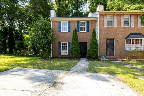 Condo For Sale - 2777 Northwood Court<br/> Marietta, GA 30060
