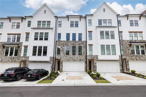 Townhouse For Sale - 2722 Thornewilde Way<br/> Atlanta, GA 30339