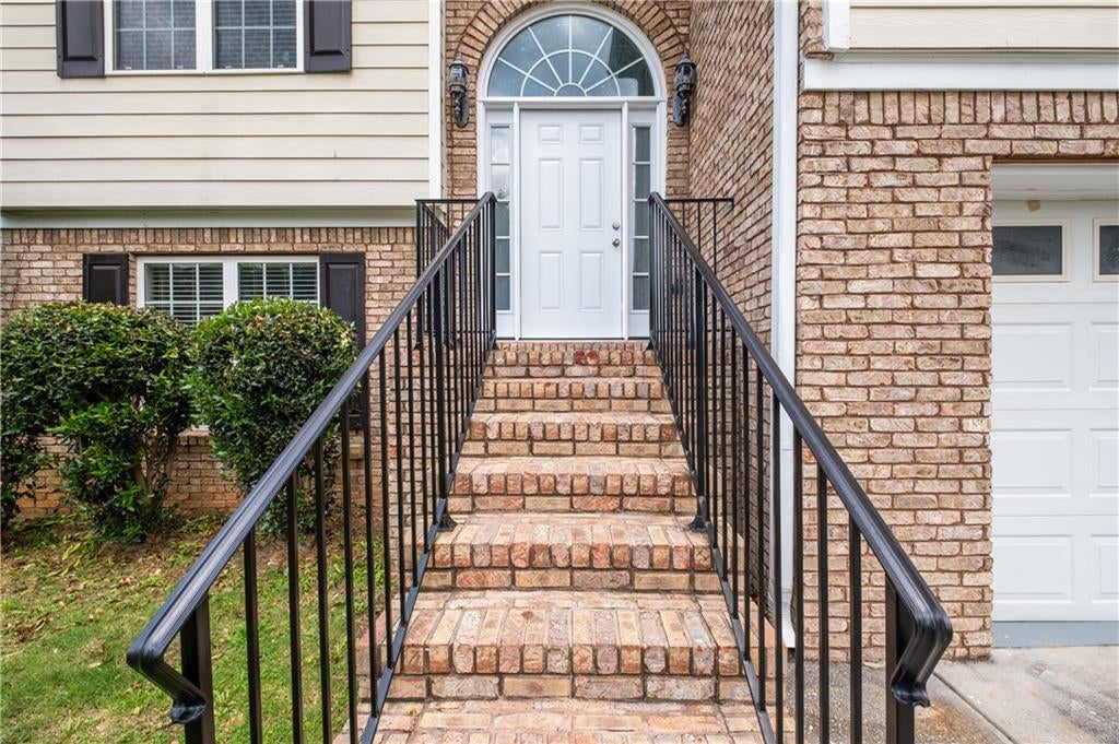 2323 Crimson Creek Lane
