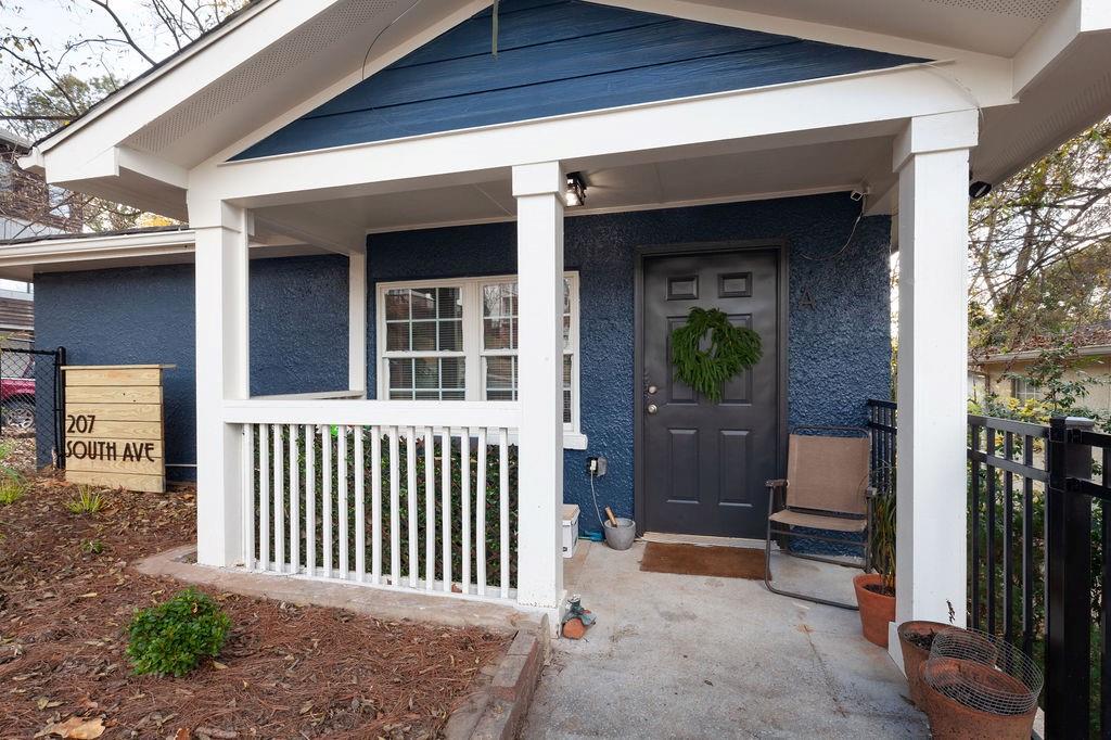 207 South Avenue SE