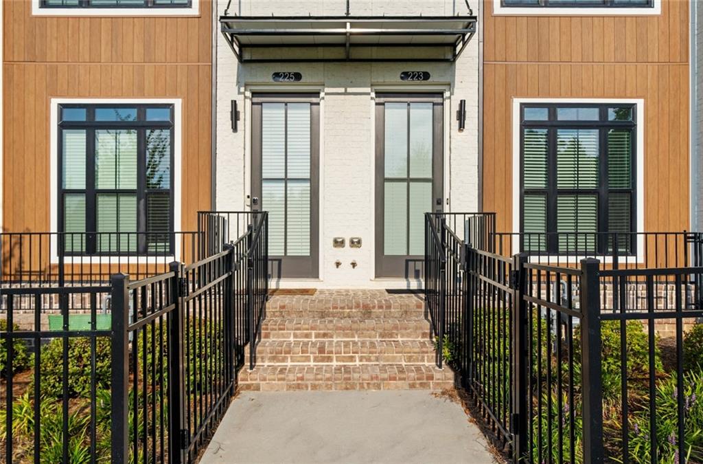 223 Downing Dr