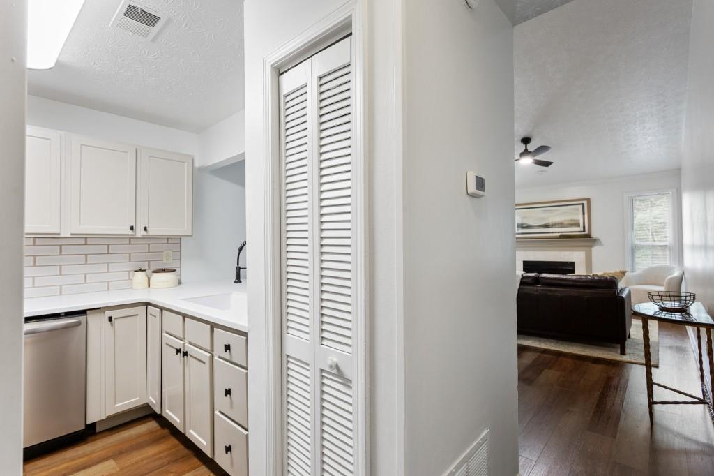 476 Teal Ct