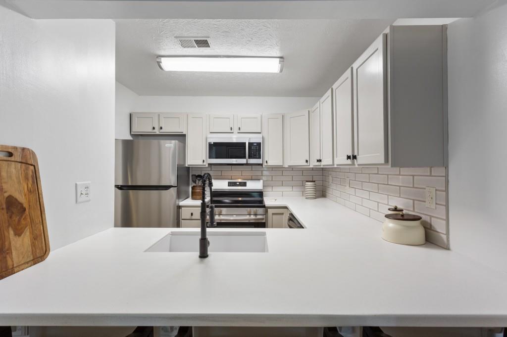 476 Teal Ct