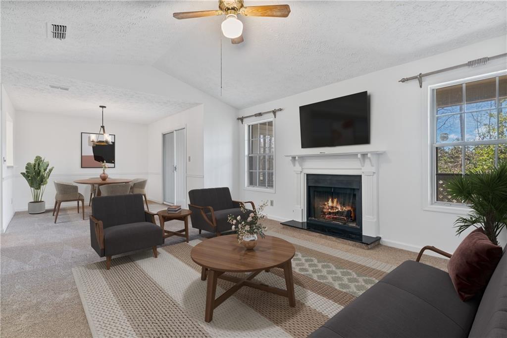 2209 N Forest Trail