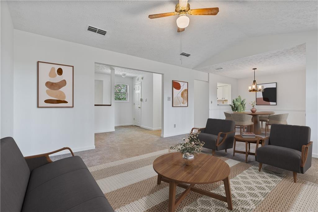 2209 N Forest Trail