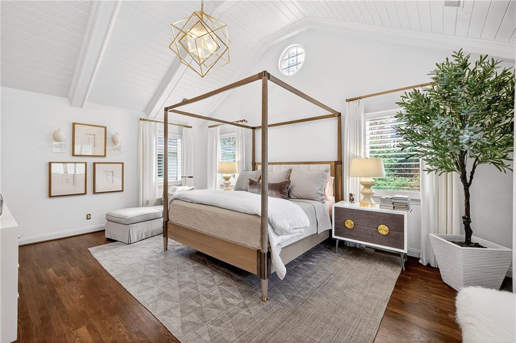 964 Buckingham Circle NW