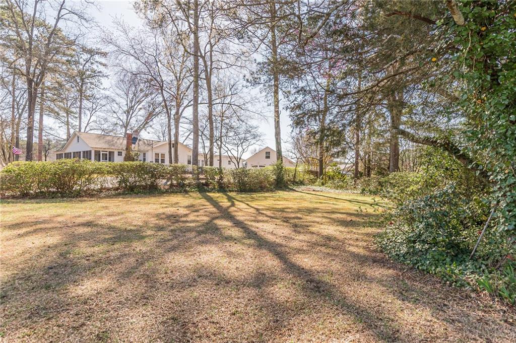 2756 Stone Road, East Point, Georgia image 9