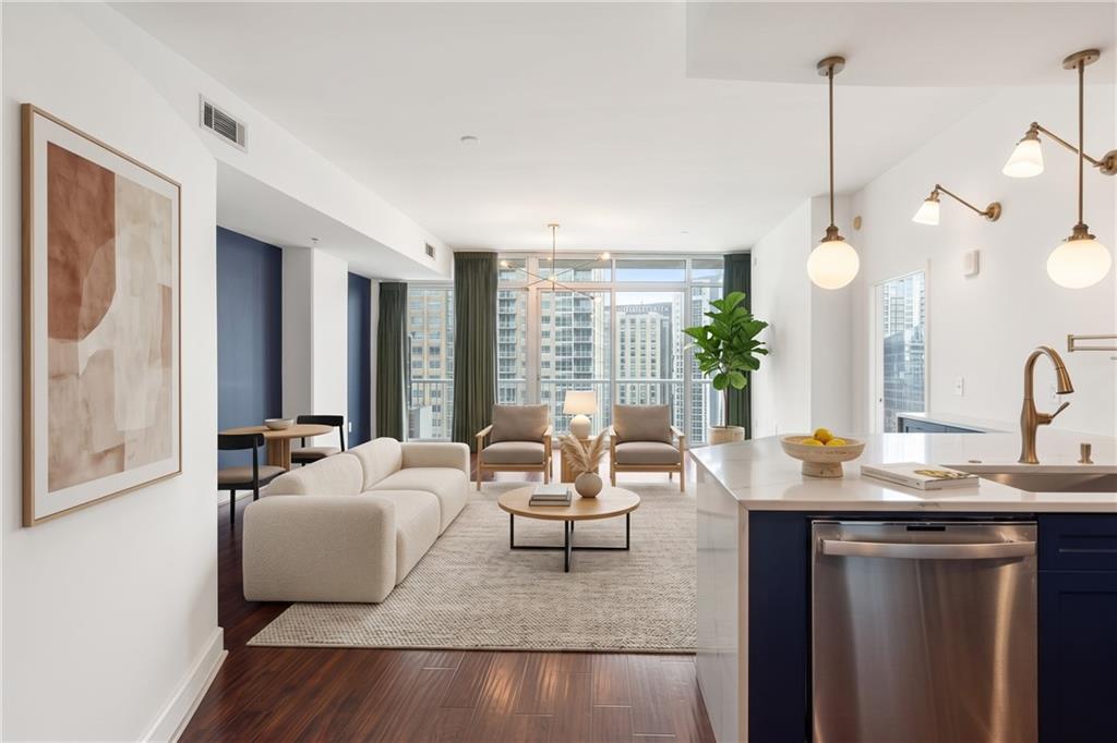 44 Peachtree Place NW 1534