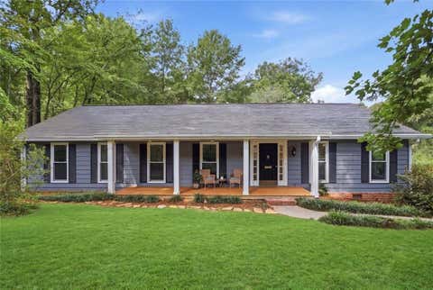 Homes For Sale - 5534 Woodberry Circle<br/> Marietta, GA 30068