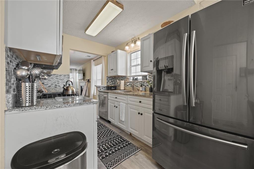 536 Crestridge Court, Stone Mountain, Georgia image 4