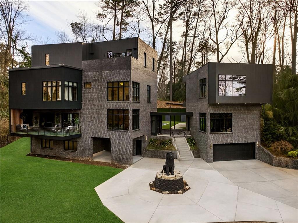 345 Pinecrest Road NE