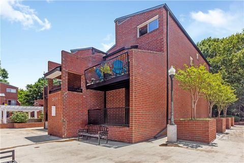 Townhouse For Sale - 391 Ralph Mcgill Boulevard #P<br/> Atlanta, GA 30312