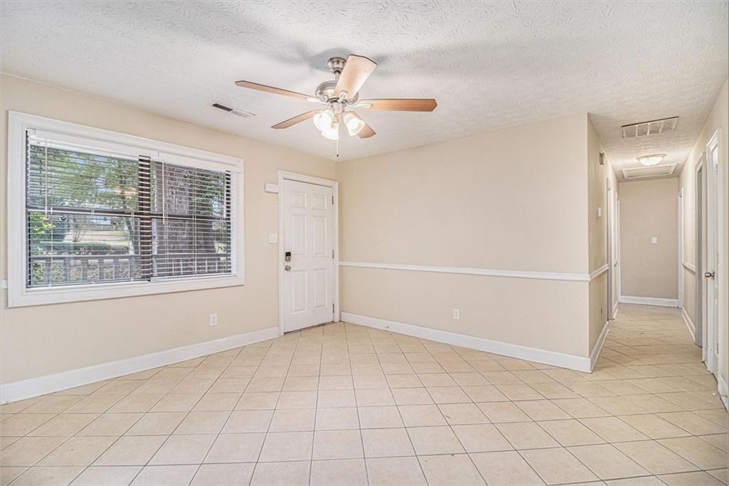 5375 Garvey Drive, Fairburn, Georgia image 6