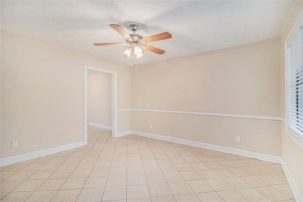 5375 Garvey Drive, Fairburn, Georgia image 3
