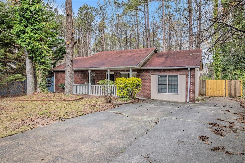 5375 Garvey Drive, Fairburn, Georgia image 1