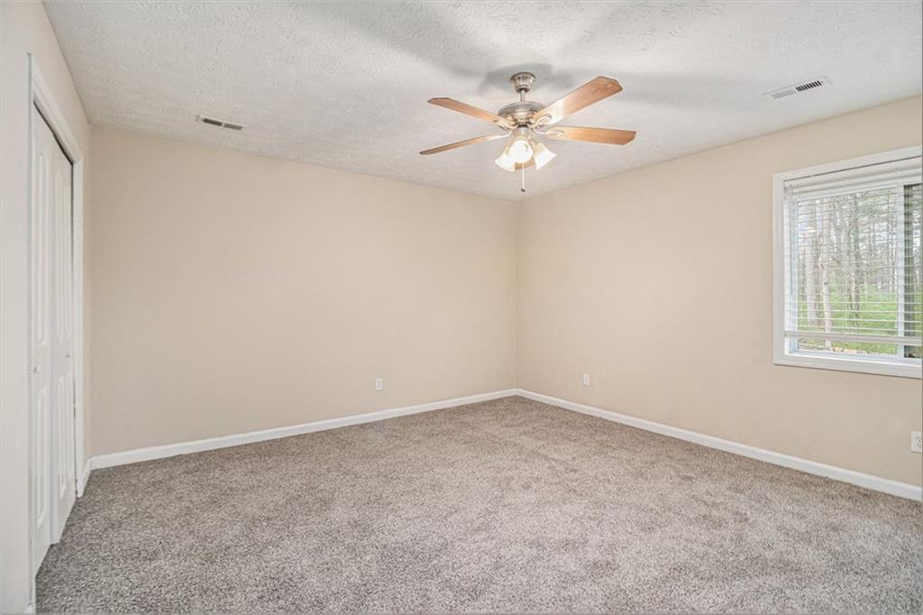 5375 Garvey Drive, Fairburn, Georgia image 4