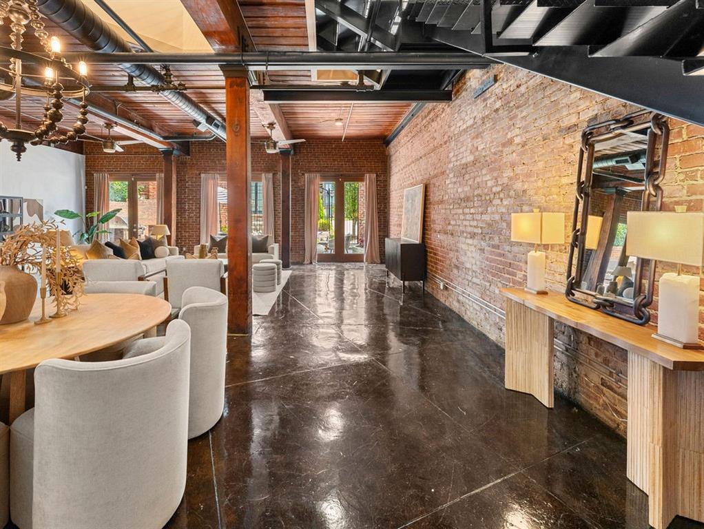 320 Peters Street SW 10