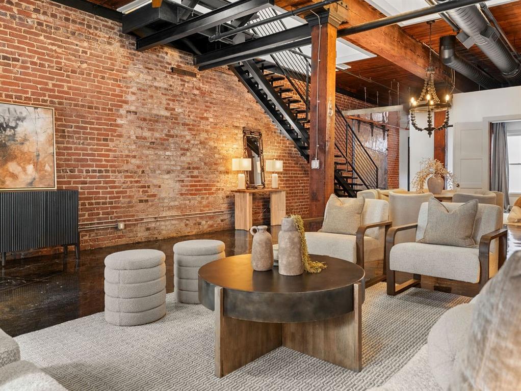 320 Peters Street SW 10