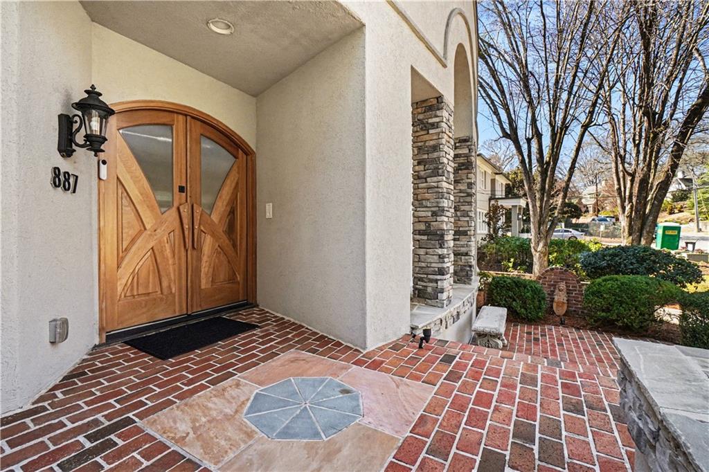 887 Berkshire Road NE