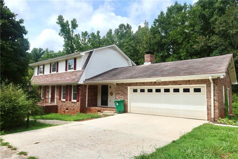 Homes For Sale - 4213 Autumn Hill Drive<br/> Dekalb County, Stone Mountain, GA 30083