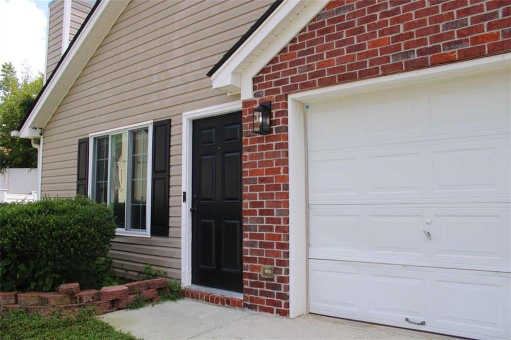 6831 Browns Mill Walk