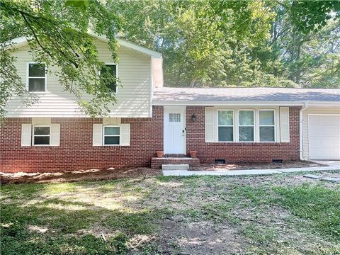 Photo of 6310 Field Glen Road, Stone Mountain, GA 30087 (MLS # 7610900)