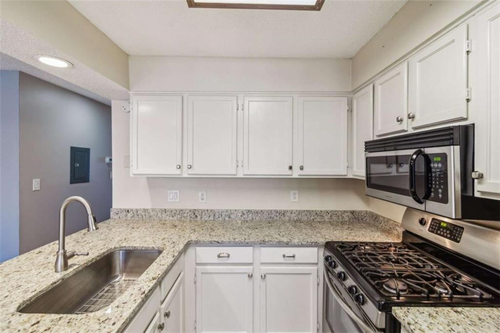 404 Ridgefield Drive, Peachtree City, Georgia image 11