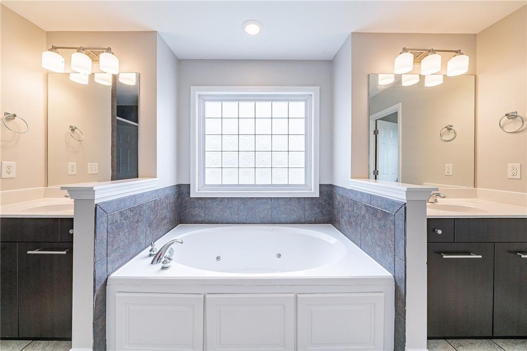 4915 Wycliffe Drive, Stone Mountain, Georgia image 13