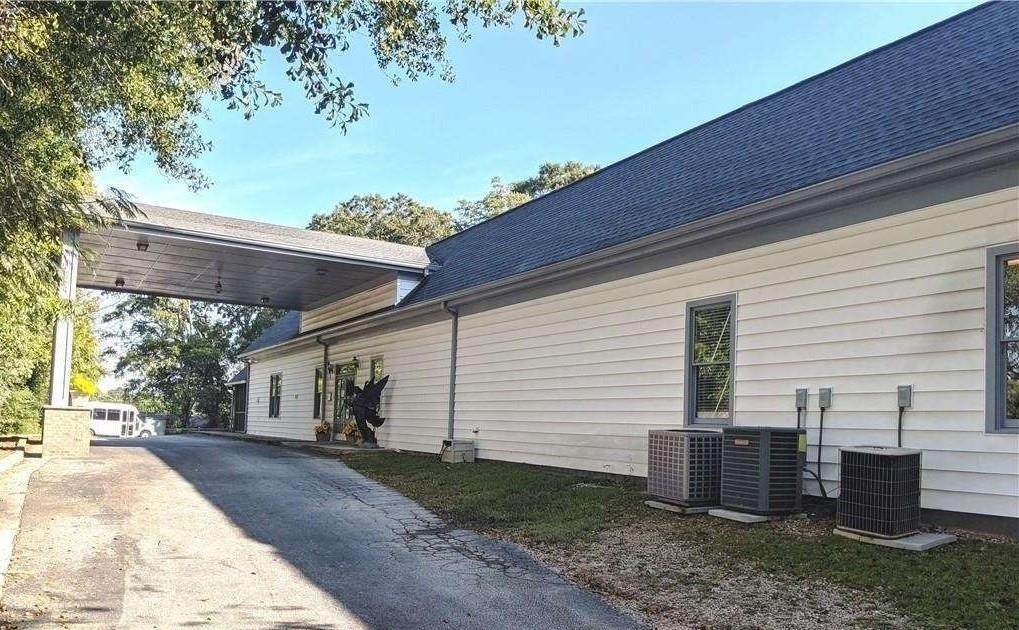 1105 N Main Street N