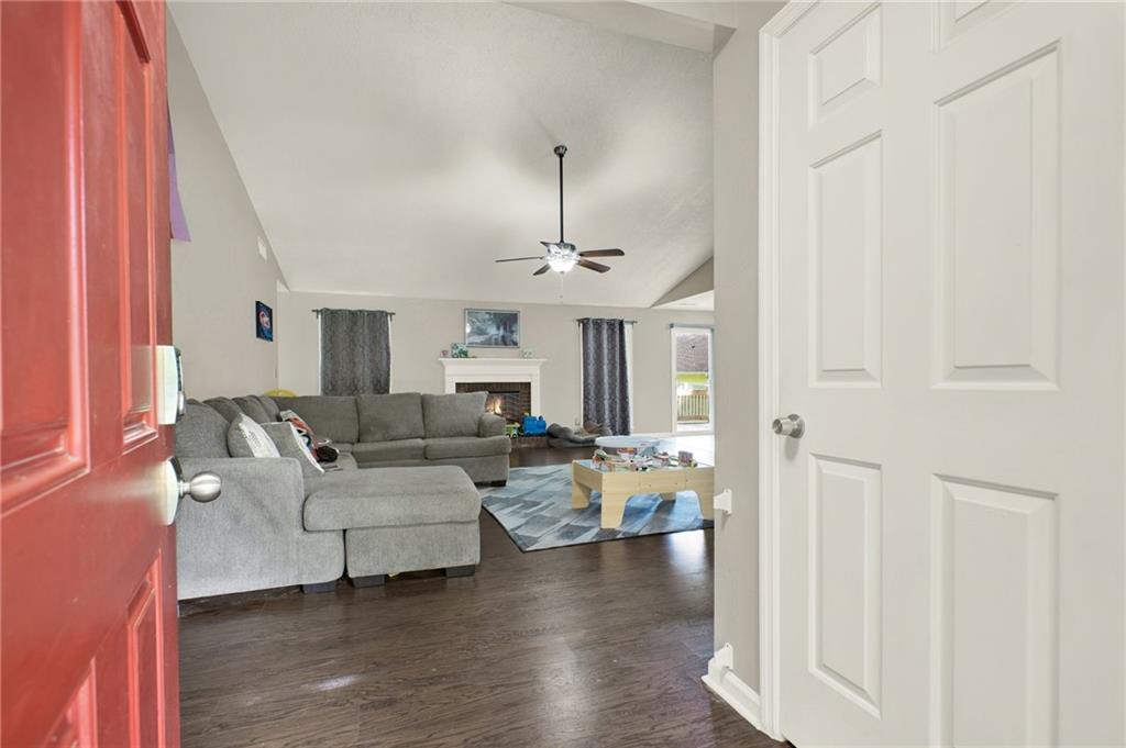 2432 Country Lake Lane