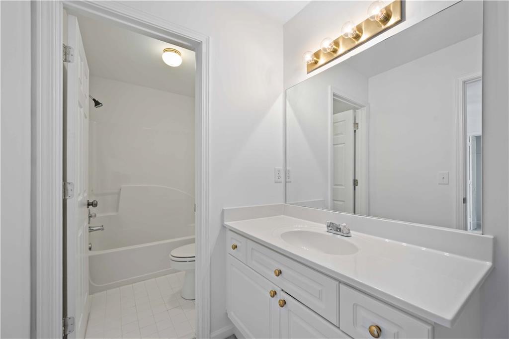 4185 Waterford Drive, Suwanee, Georgia image 18
