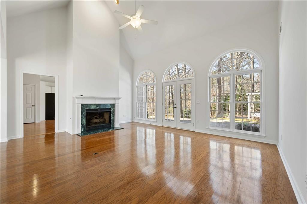 4185 Waterford Drive, Suwanee, Georgia image 3