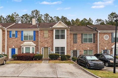 Townhouse For Sale - 2800 Parkway Cove<br/> Lithonia, GA 30058