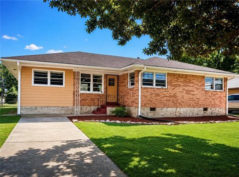 Homes For Sale - 119 5th Avenue<br/> Jonesboro, GA 30236